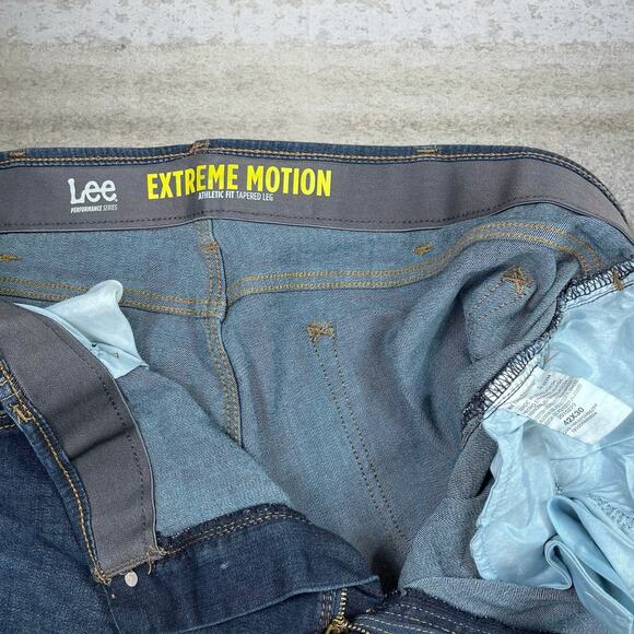 Vintage Y2K Lee Jeans 42x30 Straight Fit Tapered Leg Dark Wash Extreme Motion - Picture 4 of 4